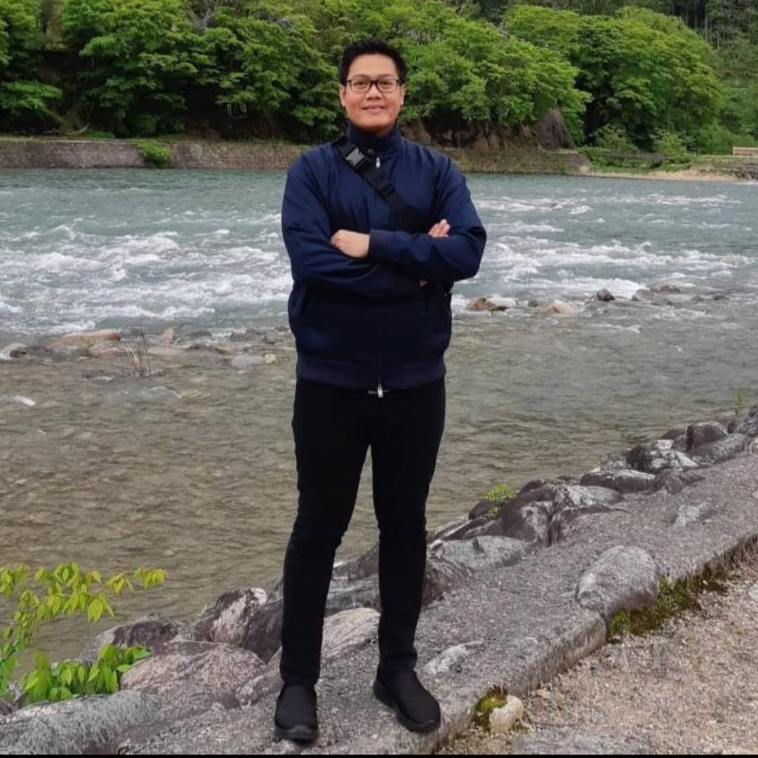 Andri (Sales Consultant)